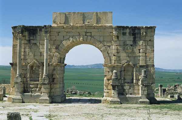 وليلي عبق التاريخ الروماني بعاصمة المغرب القديم آفاق بيئية آفاق بيئية