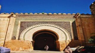 حين تنبض العقارب ذكرا… سيرة ساعة لا تنام