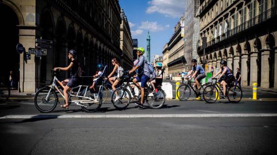 On May 21, 2020, on the eleventh day since the end of the lockdown in France, in Paris, many people are back on the streets to enjoy the newfound freedom and the warmth of the sun. They take the opportunity to cycle through the streets of Paris, especially the Rue de Rivoli, which has been made almost entirely cycleable. (Photo by Samuel Boivin/NurPhoto via Getty Images)